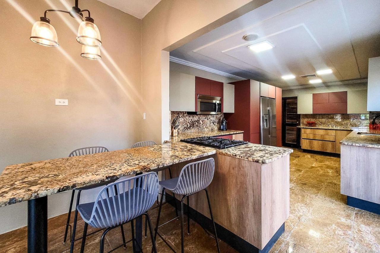 Luxurious San Juan Villa With Pool - Walk To Beach! Exterior foto
